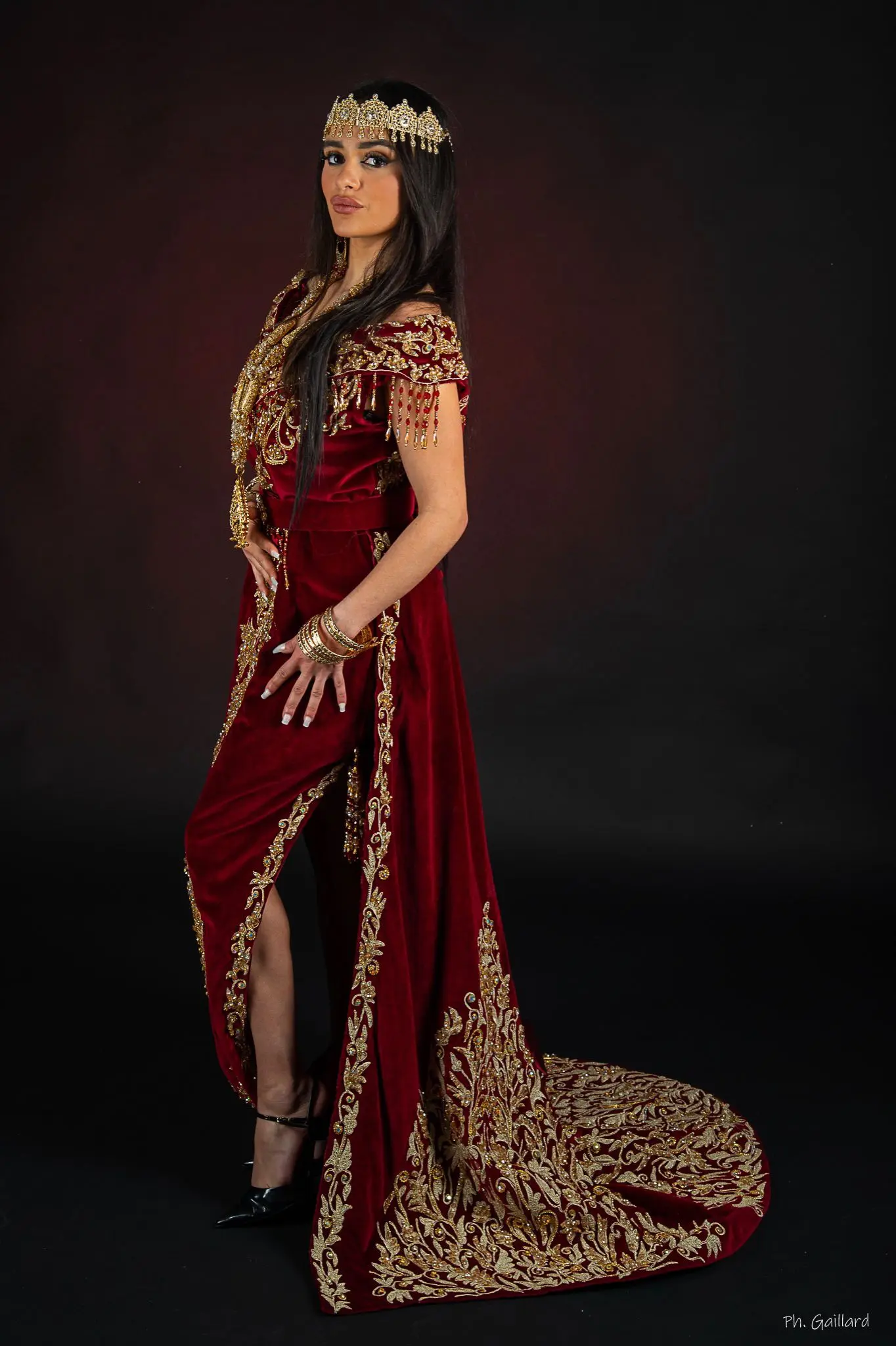 Robe kabyle traditionnelle pour événements orientaux - Maison Si